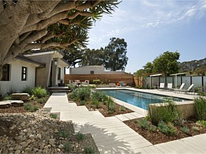 Large Scale CalArc Pavers 82